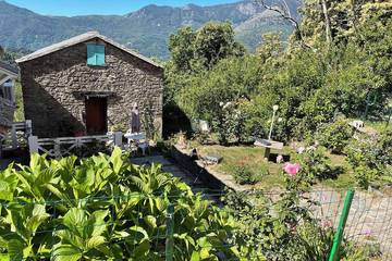 Maison de vacances pour 3 personnes, avec terrasse et jardin, animaux acceptés en Corse