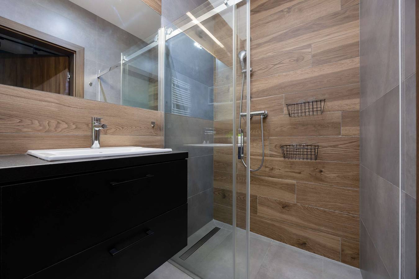 Ganze Wohnung, Elegant Apartment | Parking, Balcony, Air Conditioning in Warschau, Masowien