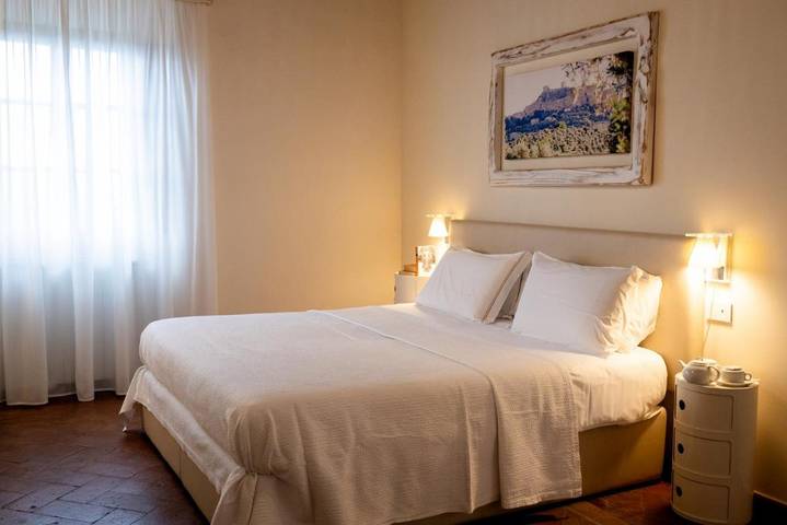 Location de vacances pour 2 personnes, avec vue ainsi que terrasse et piscine dans Montemassi