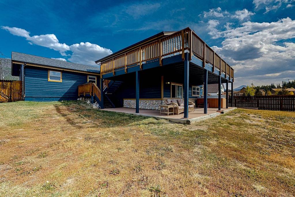 Lovely Home W/ Private Hot Tub, Mtn Views & Free Wifi - Close to Keystone Skiing in Arapaho and Roosevelt National Forests