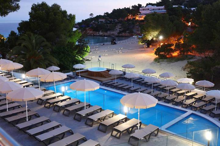 Hôtel pour 2 personnes, avec piscine ainsi que jacuzzi et jardin dans Portinatx - 3