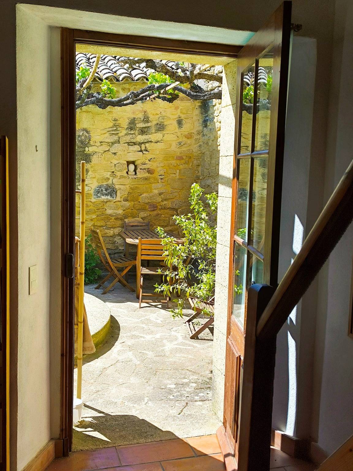 Bed & Breakfast „Chambre 2“ mit Gemeinschaftspool, Terrasse & Wlan in Vers-Pont-du-Gard, Nimes und Umgebung