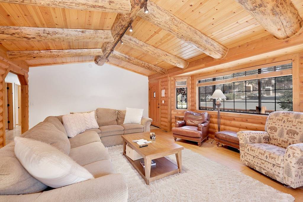 The Alps Log Cabin Retreat at Big Bear Lake in Snow Summit, Big Bear Lake