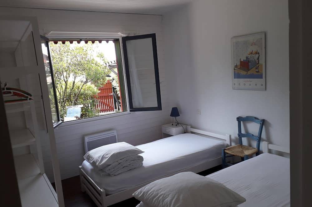 Helle Villa mit schöner Terrasse, großem ruhigem Garten, nahe am Meer in Vieux-Boucau-les-Bains, Côte d’Argent