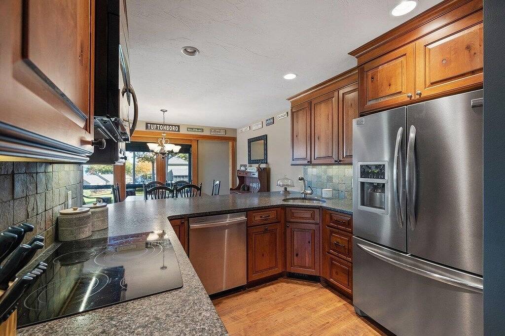 3 Bedroom lakeview townhouse! in Gilford, Lake Winnipesaukee