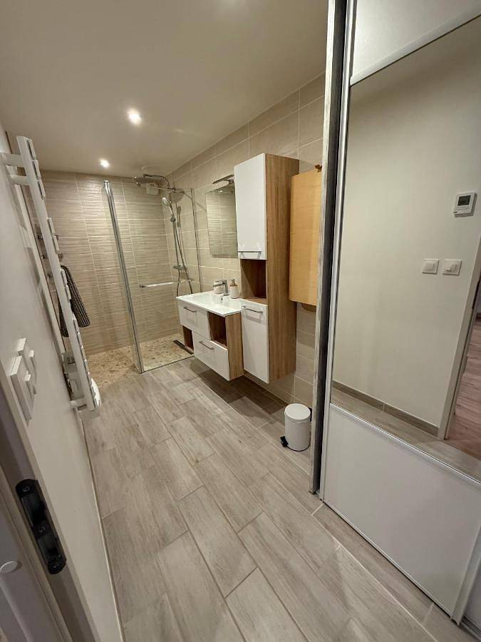 Appartement entier, One-Bedroom Apartment in Langres, Haute-Marne