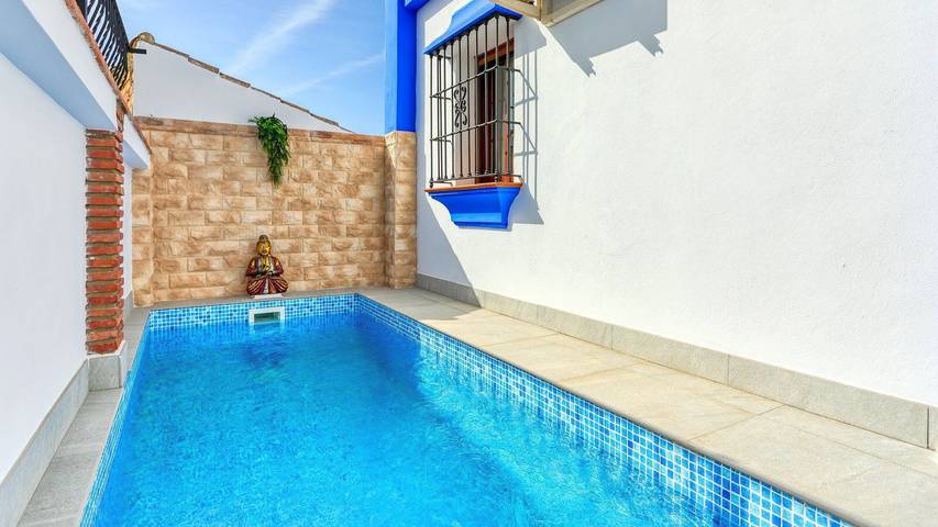 Casa rural para 9 personas, con balcón/terraza y piscina en Montecorto