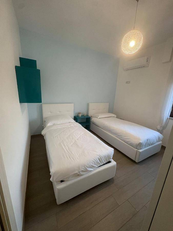 Chambre d’hôte pour 2 personnes, avec sauna et jardin ainsi que vue et piscine, animaux acceptés à Lamezia Terme - 3