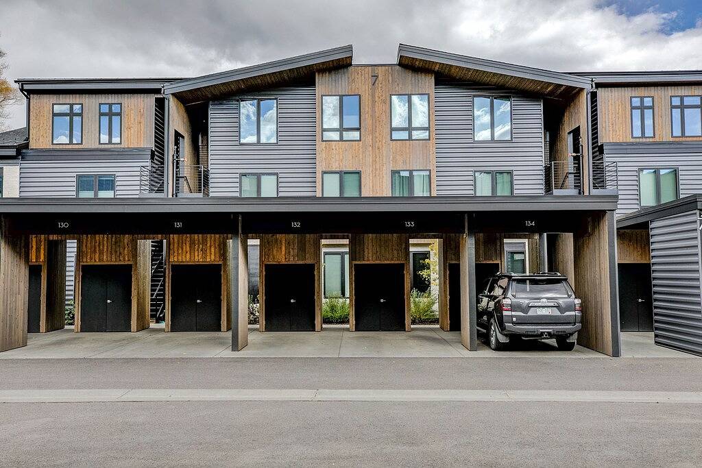 Ganze Wohnung, River West Ptarmigan Peak Condo: Upscale Riverfront Retreat in Silverthorne, Arapaho and Roosevelt National Forests