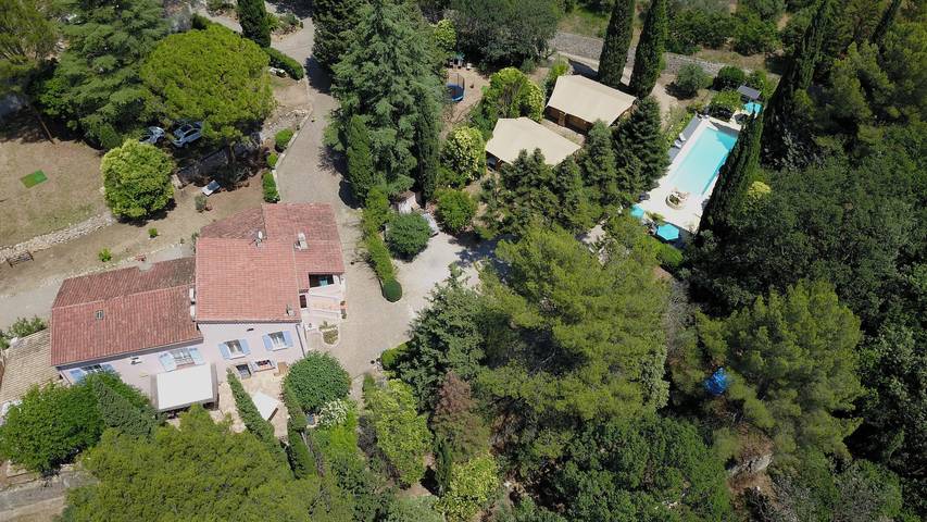 Gîte pour 22 personnes, avec piscine, adapté aux familles à Draguignan - 2