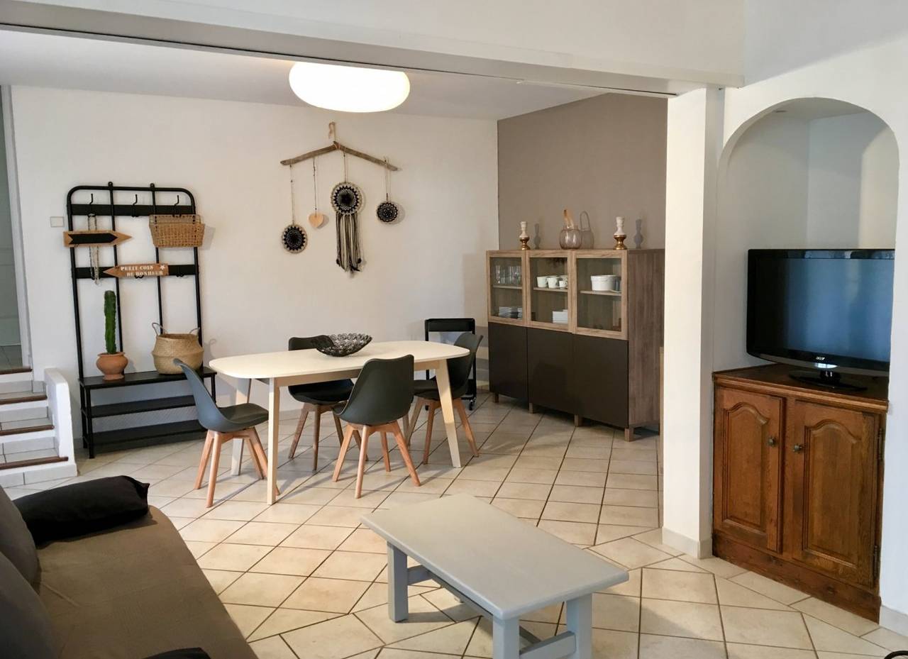Appartement entier, T3 - dessous d’une villa, à louer à Sausset les Pins Côte Bleue in Sausset-les-Pins, Région d'Istres