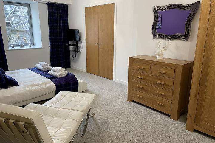 Ganze Wohnung, Abbey Church Apartment mit originalen Steinsäulen in Fort Augustus, Highlands