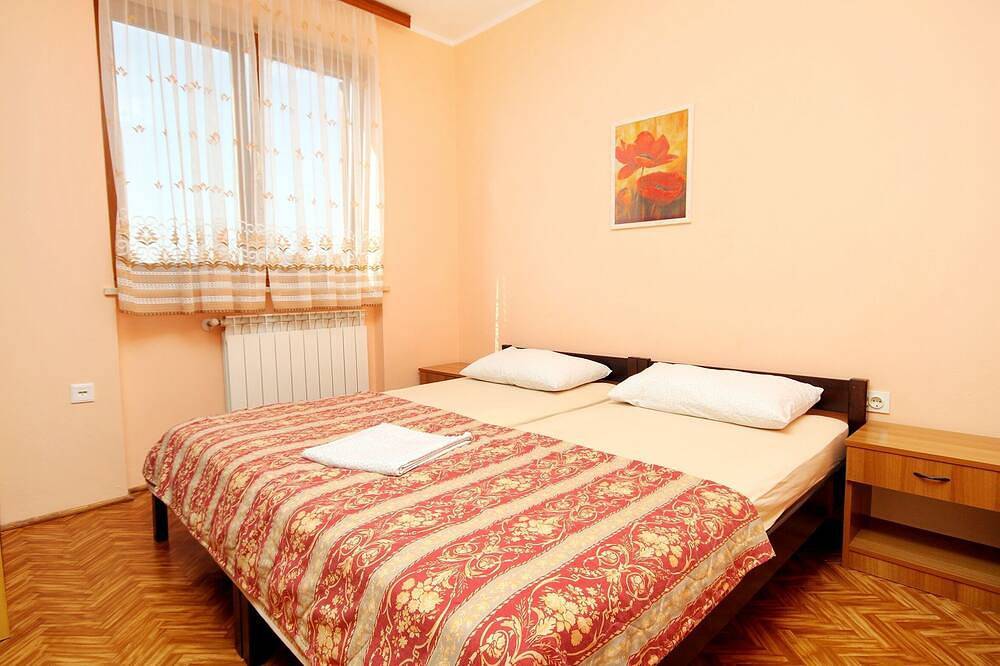 Entire apartment, Two bedroom apartment with terrace Umag in Umag, Umag Region