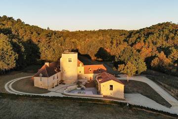 Cottage pour 2 personnes, avec piscine ainsi que jardin et jacuzzi à Les Arques