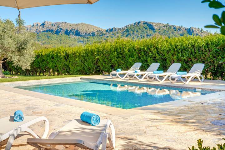 Country House 'Finca El Clos' with Wi-Fi, Garden, Terrace and Pool in Pollença Town, Pollença