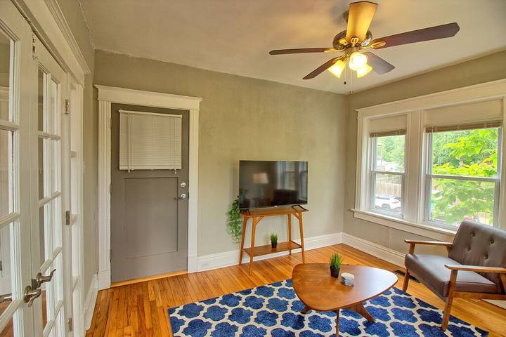 Apartment for 4 people, with yard, with pets in St. Louis