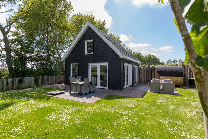 Ferienhaus für 4 Personen, mit Balkon/Terrasse und Terrasse sowie Garten und Sauna in Vrouwenpolder