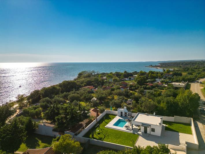 Ferienhaus für 4 Personen, mit Pool und Terrasse sowie Garten in Peroj - 3