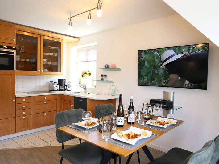 Ganze Wohnung, Westerland – Exklusive 3-Zimmer-Ferienwohnung mit Südbalkon und Strandkorb in Westerland, Sylt (Gemeinde)