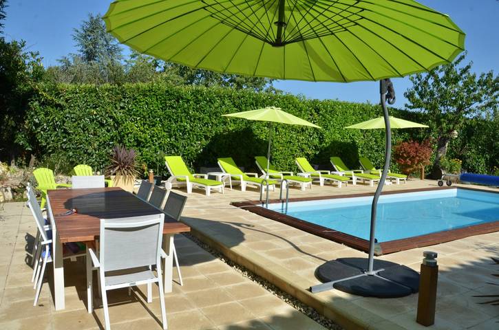 Gîte pour 10 personnes, avec jardin ainsi que piscine et terrasse - 1