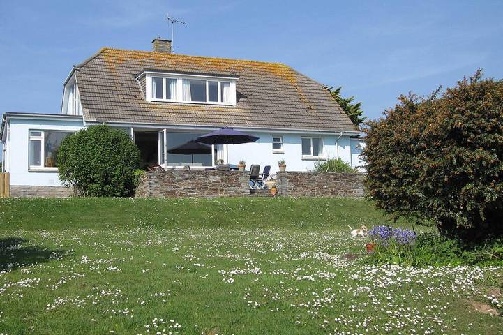 Holiday rental for 9 people in Constantine Bay