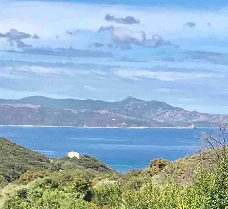 Appartement entier, T2 Farinole vue mer golfe de St Florent plage à pied in Farinole, Région de Calvi