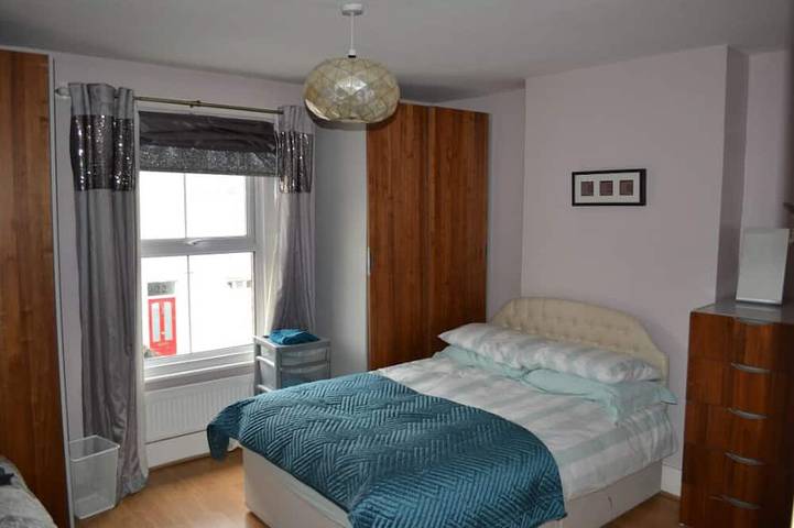 Holiday home for 6 people, with garden in Hounslow