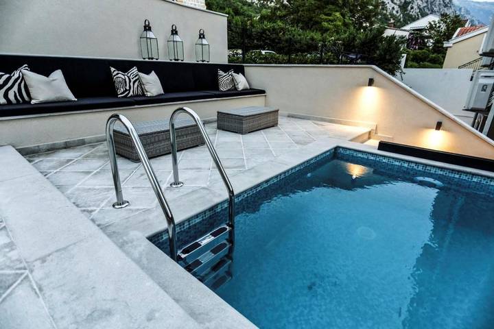Hôtel pour 2 personnes, avec Balcon et Jacuzzi ainsi que Terrasse et Jardin
