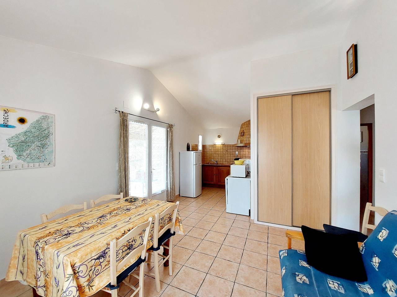 Gite Le Micocoulier La Fontinelle en Ardèche, cerca de Bessas, con piscina y vistas in Bessas, Ardèche
