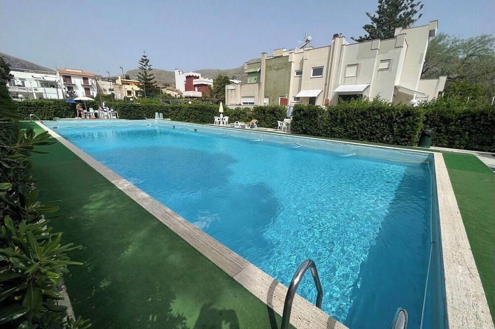 Ganze Wohnung, Cozy apartment just minutes from the beautiful Mondello beach. in Palermo, Palermo Provinz