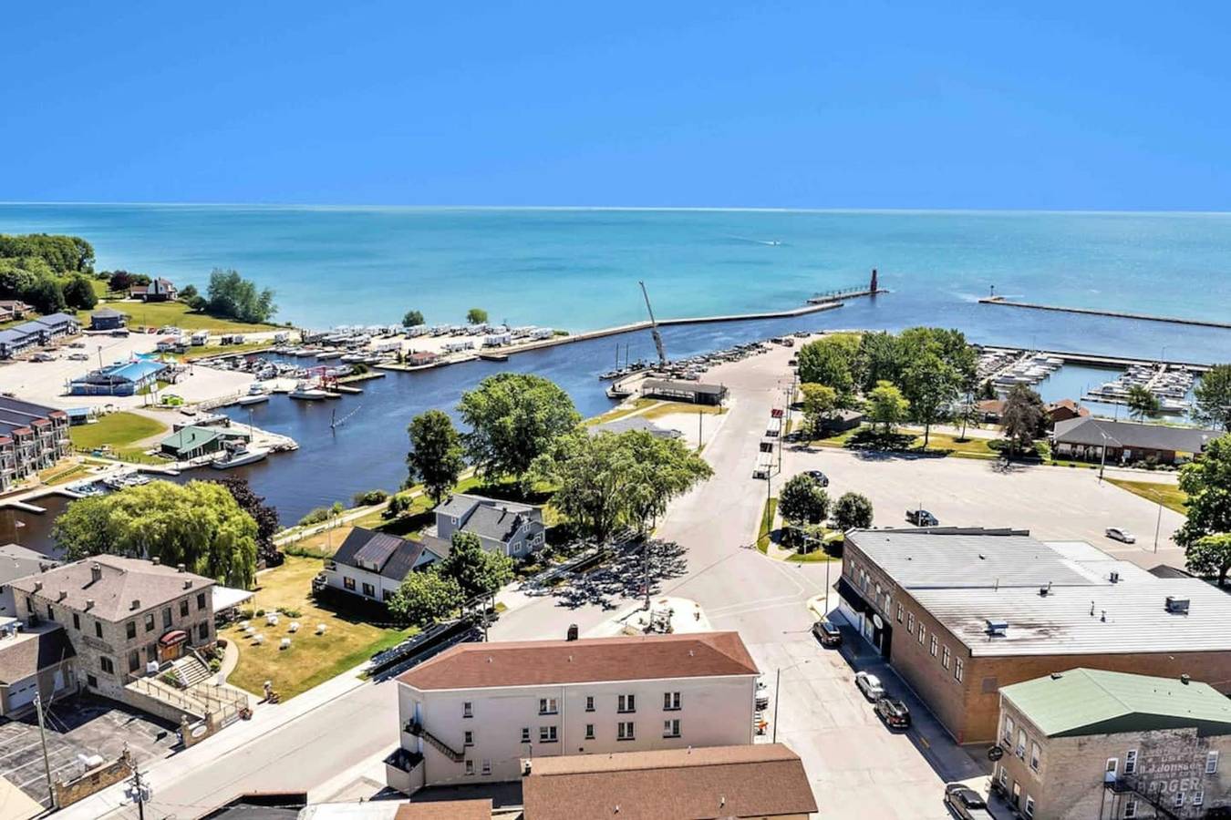 Apartamento entero, Newly renovated - must stay at in Algoma! in Algoma, Condado de Kewaunee