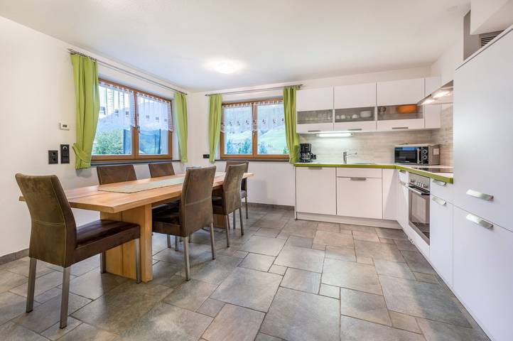 Appartamento intero, Appartamento 'Alpen Living - 2° piano' con vista montagne, idromassaggio e Wi-Fi in Alti Tauri, Valle Aurina