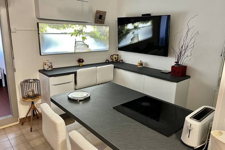 Appartement entier, Studio Climatisé Proches Plages des Bonnettes & Monaco in Le Pradet, Côte méditerranéenne (France)