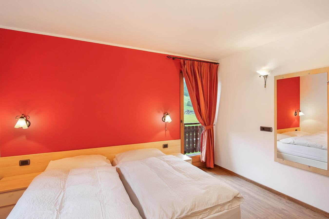 Entire apartment, Apartment 'Chalet Kiara - Lake' with Mountain View, Balconies and Wi-Fi in Livigno (Town), Livigno