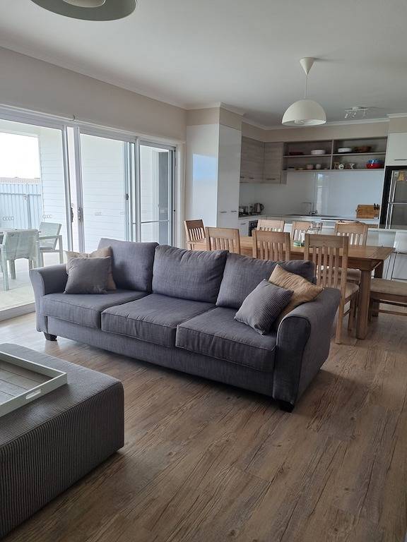 Holiday home for 10 people, with garden in Robe