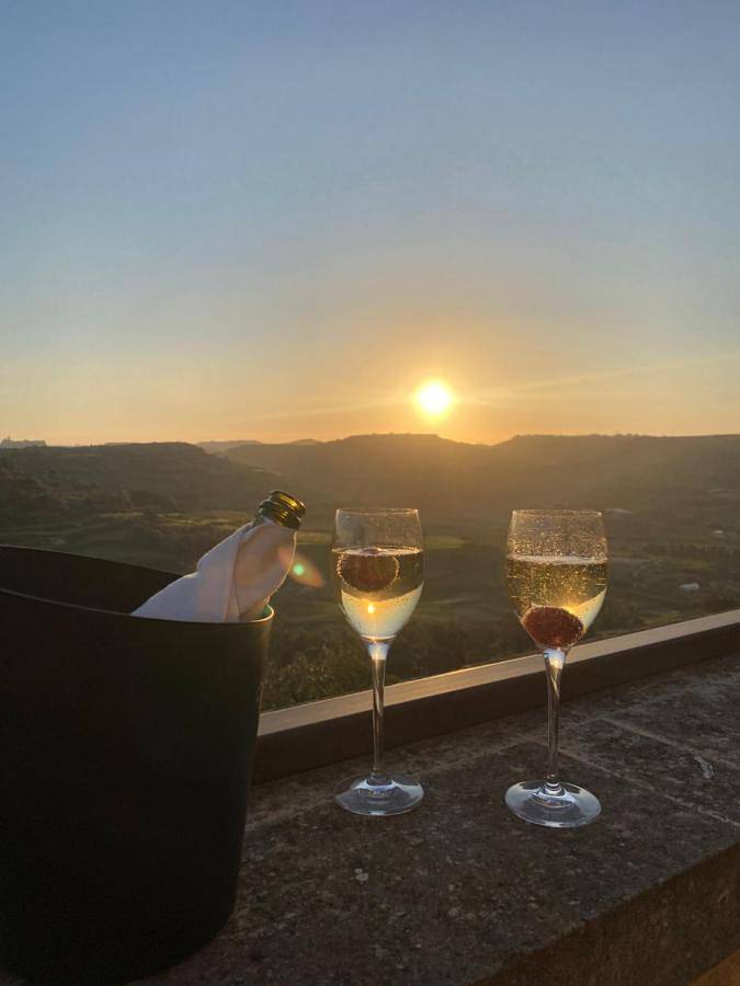 Chambre d’hôte pour 2 personnes, avec vue ainsi que piscine et balcon dans Xaghra - 2