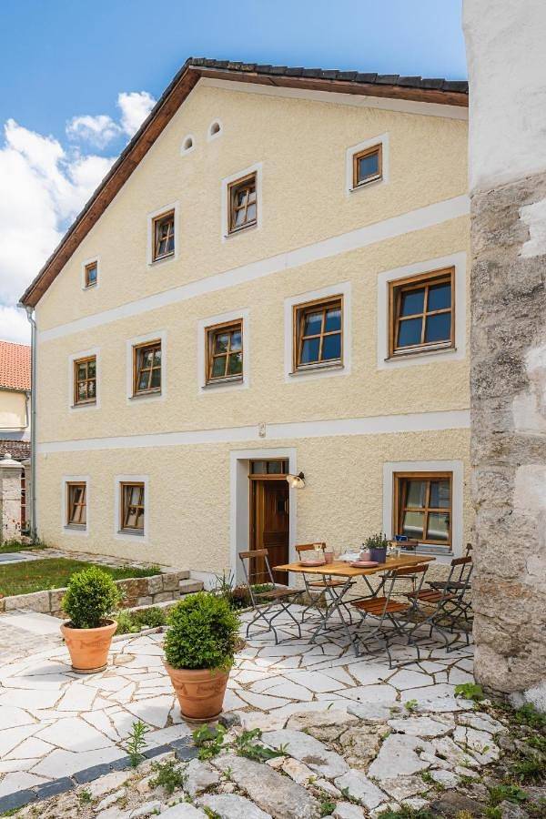 Ferienhaus für 11 Personen, mit Terrasse und Ausblick in Walting