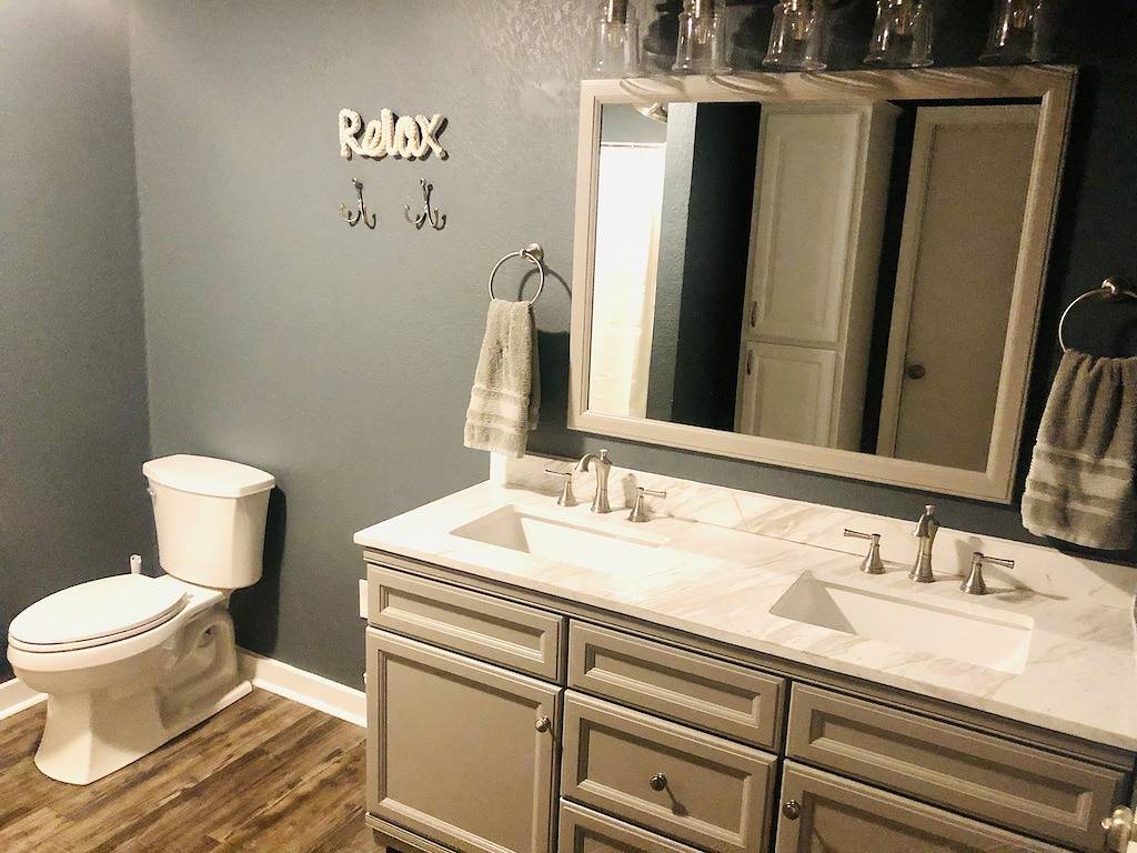 Neu renoviertes Lake House mit großer Dock-Fire-Pit-Fish-Reinigungsstation in Toledo Bend Reservoir