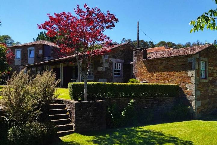 Gîte pour 10 personnes, avec jardin