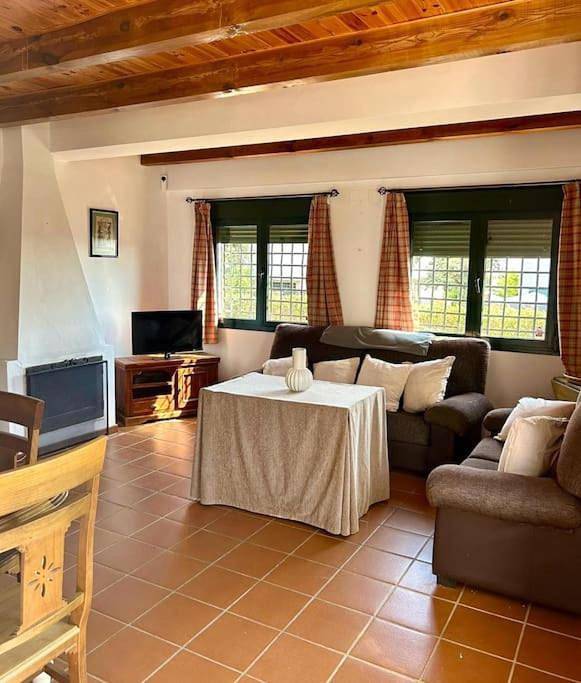 Casa de vacaciones para 6 personas, con Balcón y Terraza además de Jardín y Vistas en Aracena