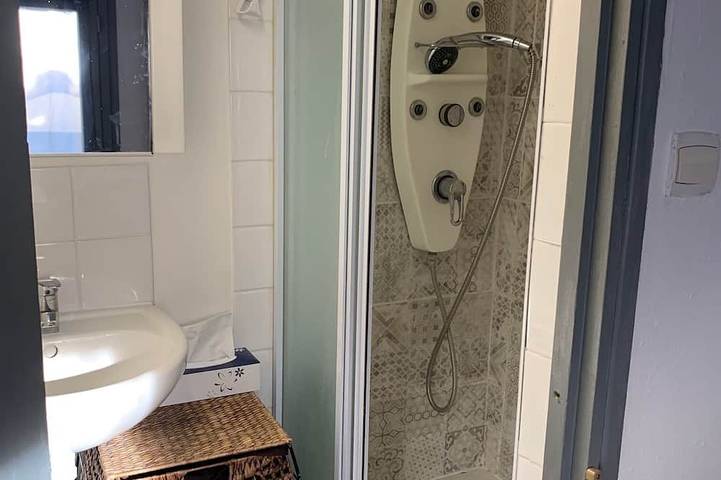 Gîte pour 2 personnes, avec terrasse ainsi que jardin et piscine, animaux acceptés à Clermont-l'Hérault - 3