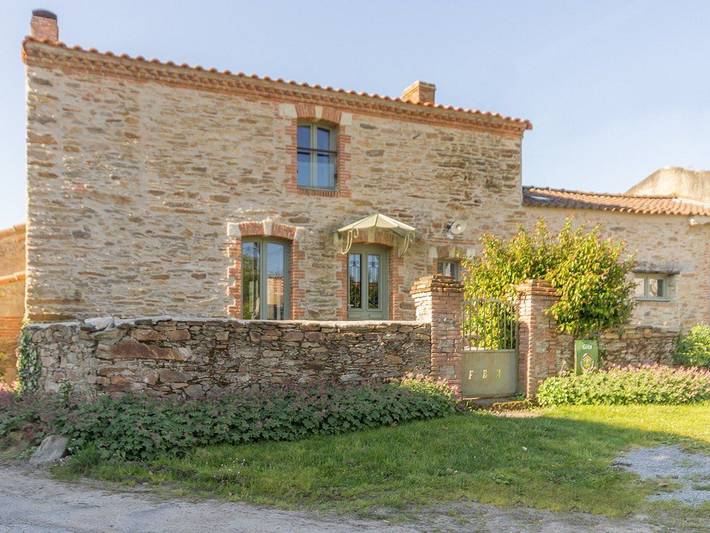 Gîte pour 6 personnes, avec Terrasse et Jardin à Rouans