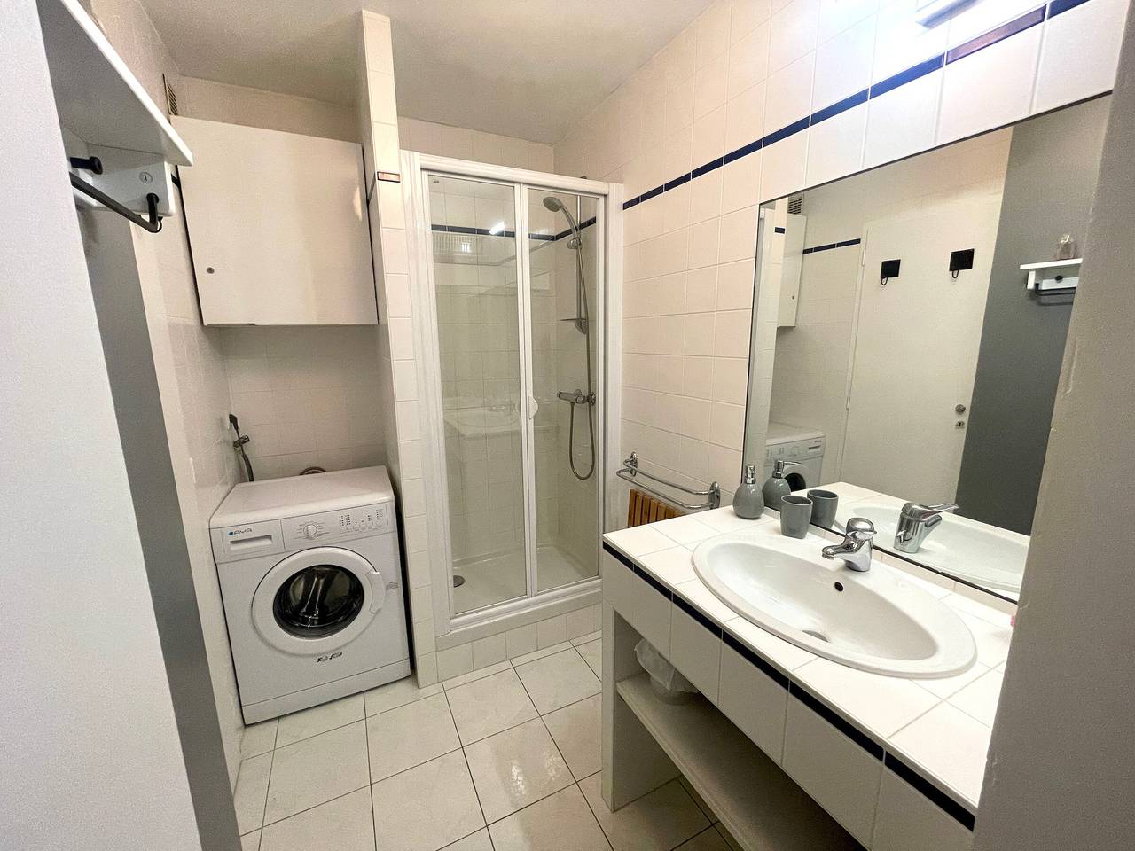 Apartamento entero, Estudio con balcón, Wifi y aparcamiento cerca de la playa in Les Sables-d'Olonne, Vandea