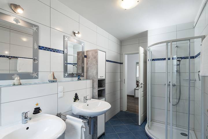 Ferienwohnung für 5 Personen, mit Garten und Terrasse in Thiessow - 2