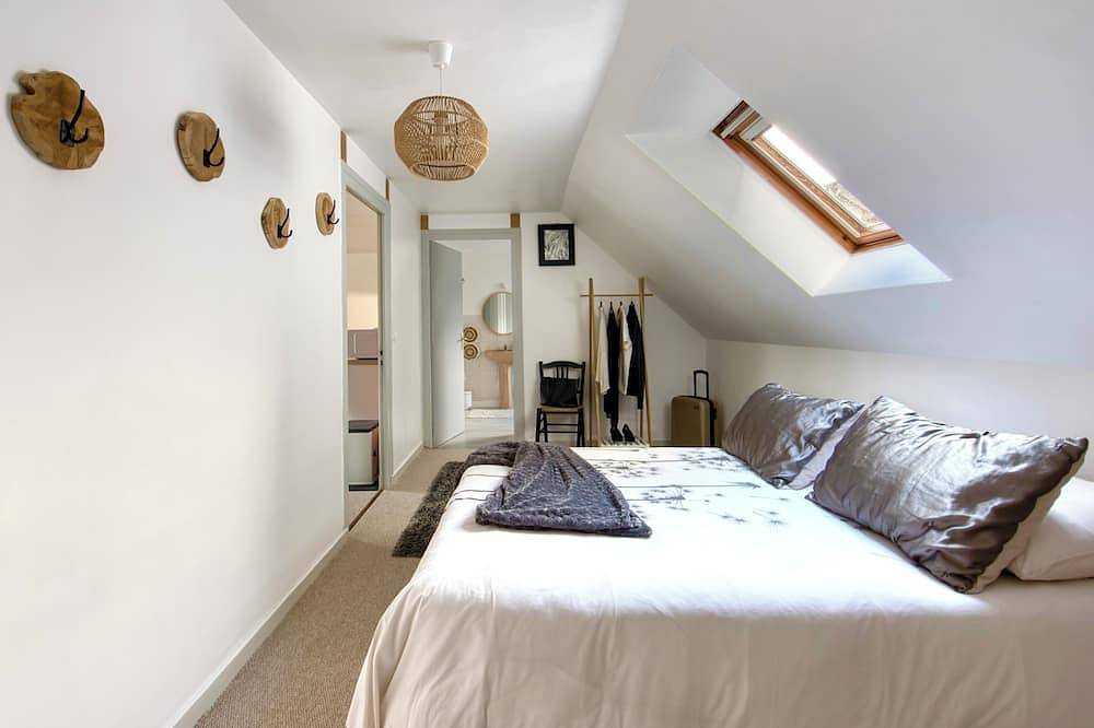 Appartement entier, Le Charmant, appartement chaleureux en centre ville, au calme- chambre séparée in Lannion, Ceinture Dorée