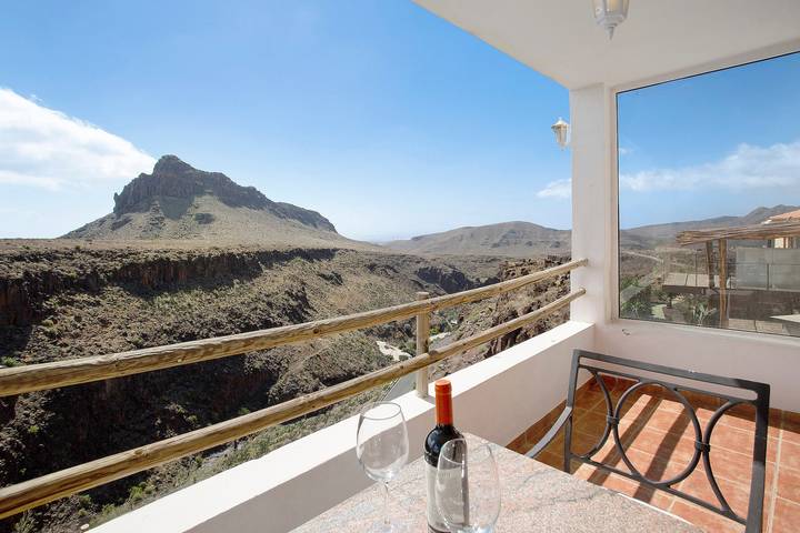 Finca Fani 2 with Sea and Mountain Views, Shared Pool, Terrace, and Garden in Agüimes, East Gran Canaria