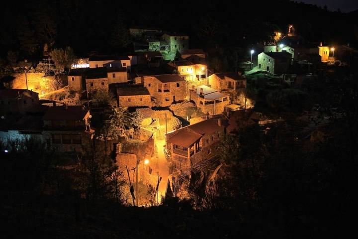 Location de vacances pour 9 personnes, avec terrasse ainsi que vue et jardin, animaux acceptés à Vila de Rei - 4