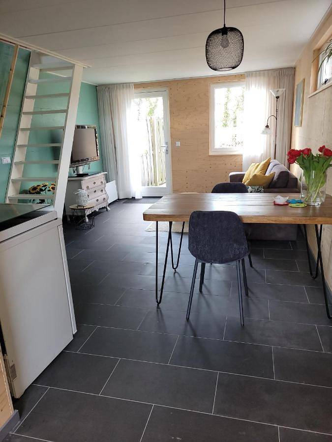 Vakantiewoning voor 2 personen, with Terras and Tuin as well as Uitzicht in Heiloo