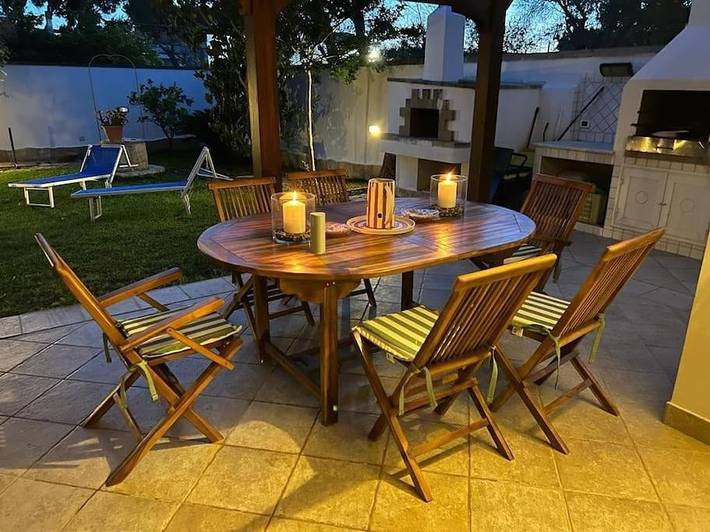 Casa vacanza per 8 persone, con Balcone e Terrazza nonché Giardino e Piscina a Torre Specchia Ruggeri