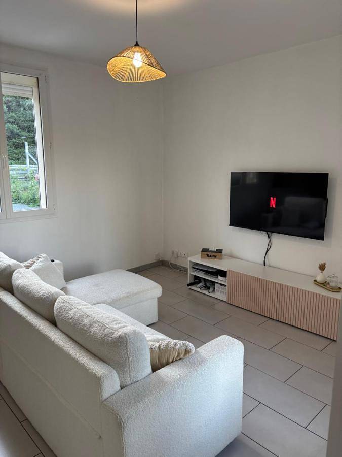 Gîte pour 2 personnes, avec jardin et vue dans Circuit des 24 Heures du Mans